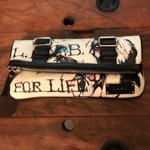 L.A.M.B clutch